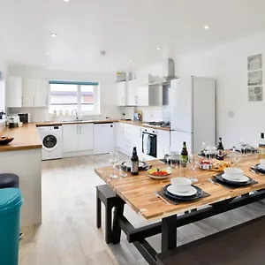 Rumney House Holiday home Cardiff