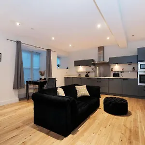 One Of A Kind Historic 3 Bedroom Apartment Aberdeen